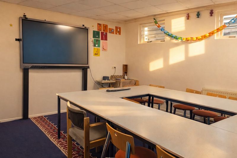 Leslokaal met digitaal schoolbord