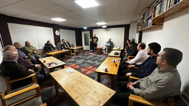 Lezing en gesprek in de ontmoetingsruimte